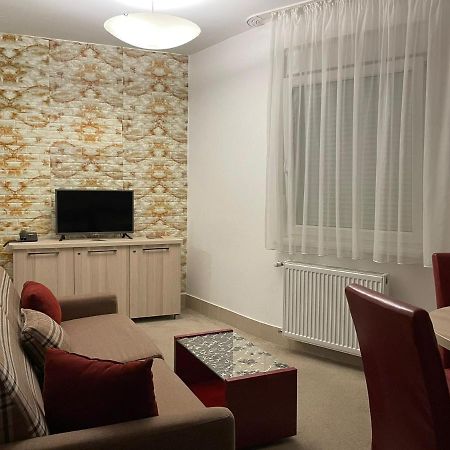 Holiday Wing Apartment 2 ياغودينا المظهر الخارجي الصورة